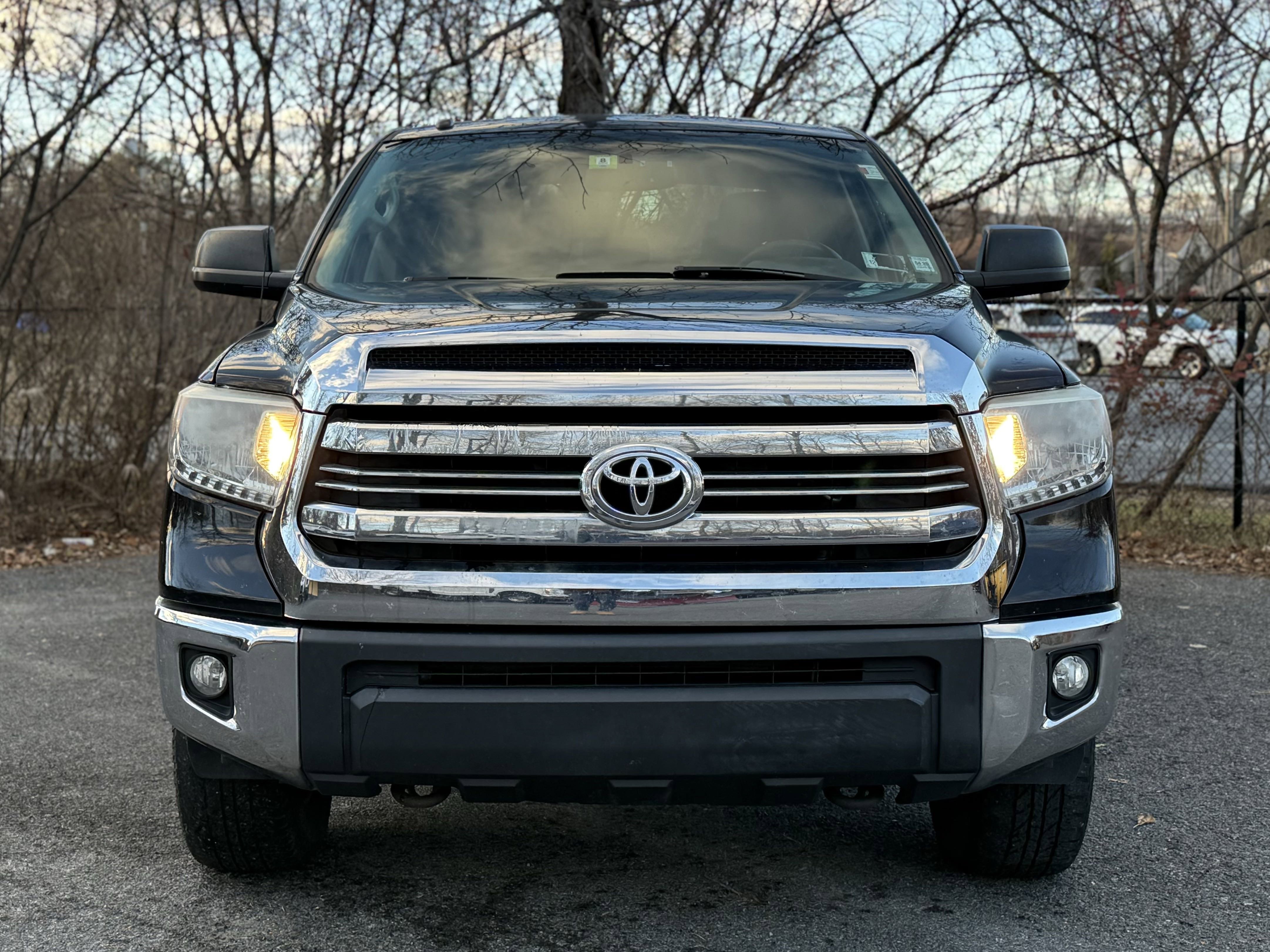 Used 2017 Toyota Tundra SR5 image 9