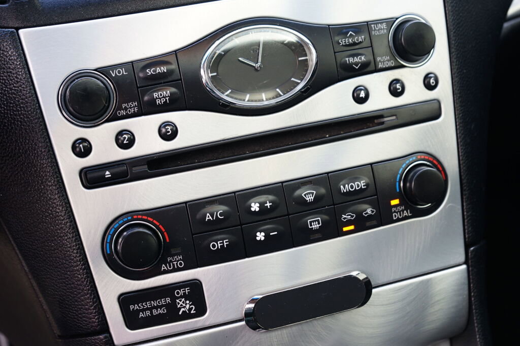 Used 2014 INFINITI Q60 Sport image 20