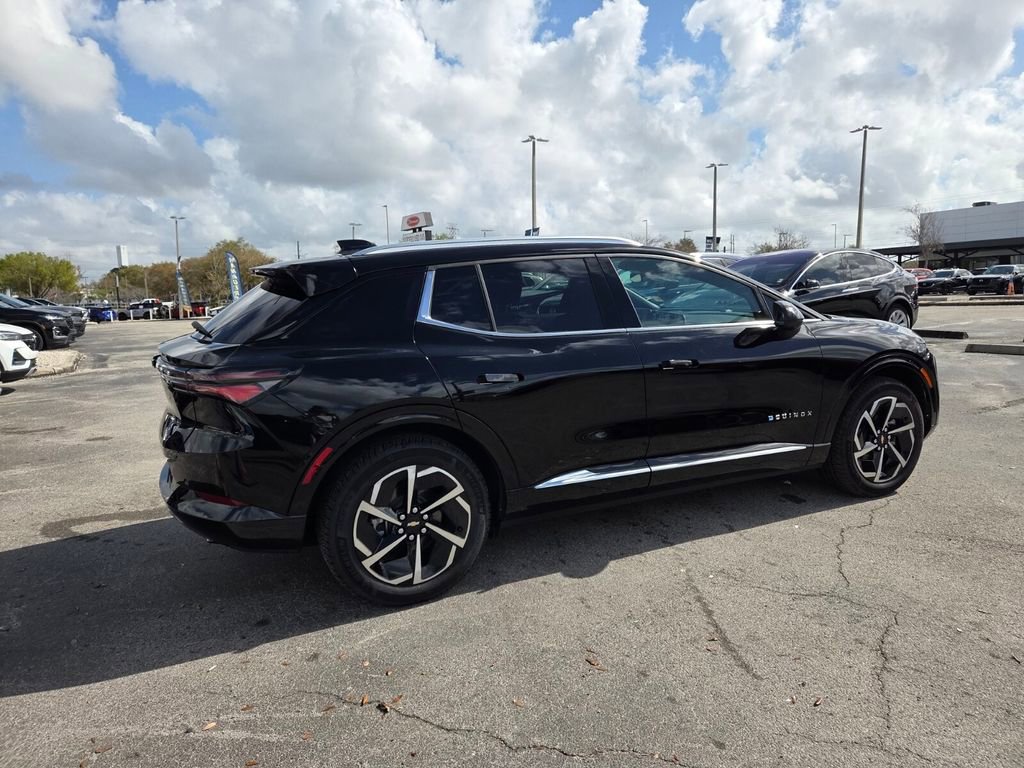 Certified 2025 Chevrolet Equinox EV LT w/ Convenience Package image 13