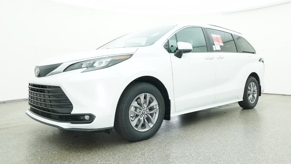 New 2026 Toyota Sienna XLE FWD image 6