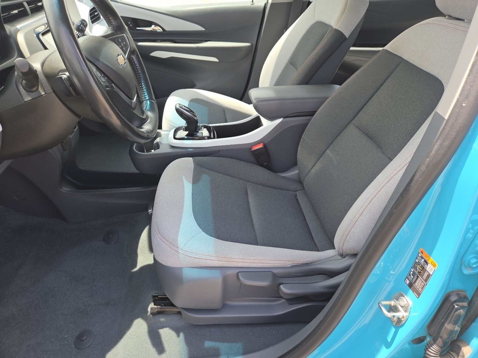 Used 2020 Chevrolet Bolt LT FWD image 21