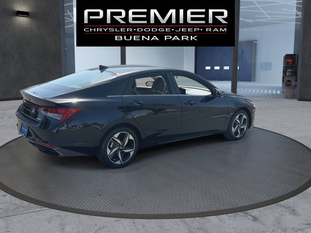 Used 2022 Hyundai Elantra Limited FWD image 8