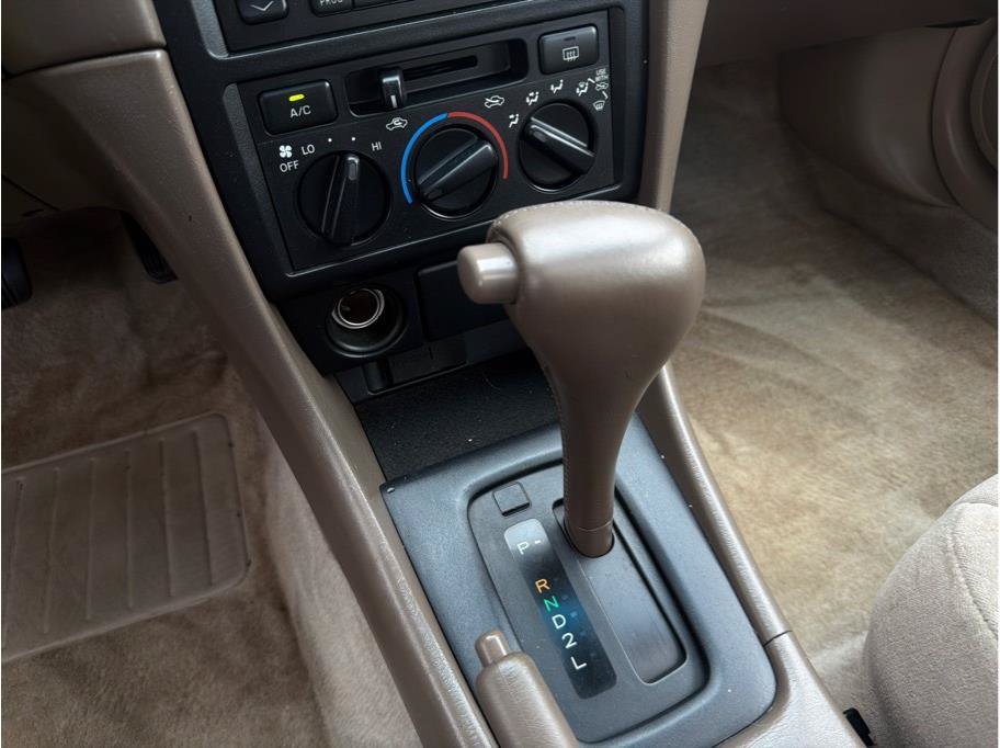 Used 1999 Toyota Camry LE w/ Appearance Pkg + VP FWD image 18