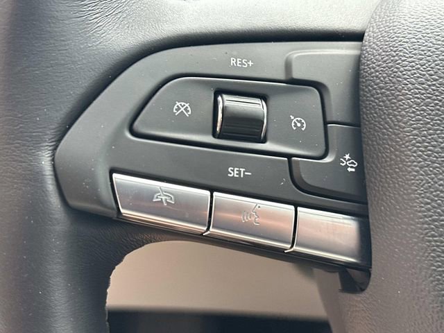 Certified 2022 Cadillac XT4 Luxury w/ Driver Awareness Package FWD image 27