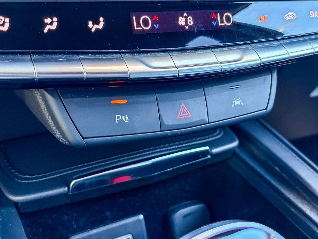 Certified 2024 Cadillac XT4 Premium Luxury AWD/4WD image 23