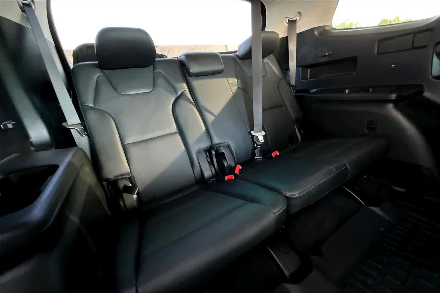 Used 2024 Kia Telluride EX w/ EX Captain's Chair Package image 37