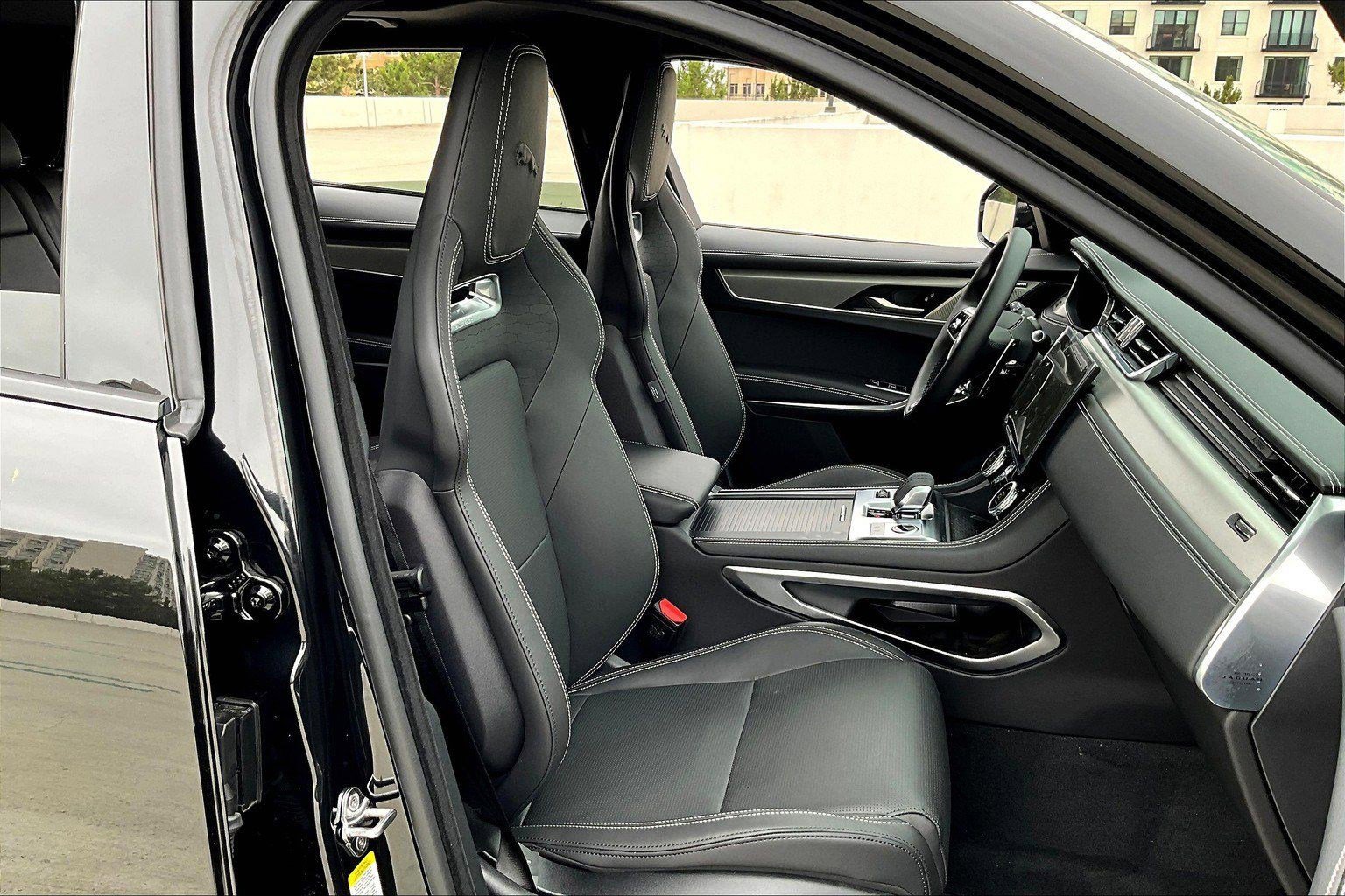 New 2026 Jaguar F-PACE R-Dynamic S image 9