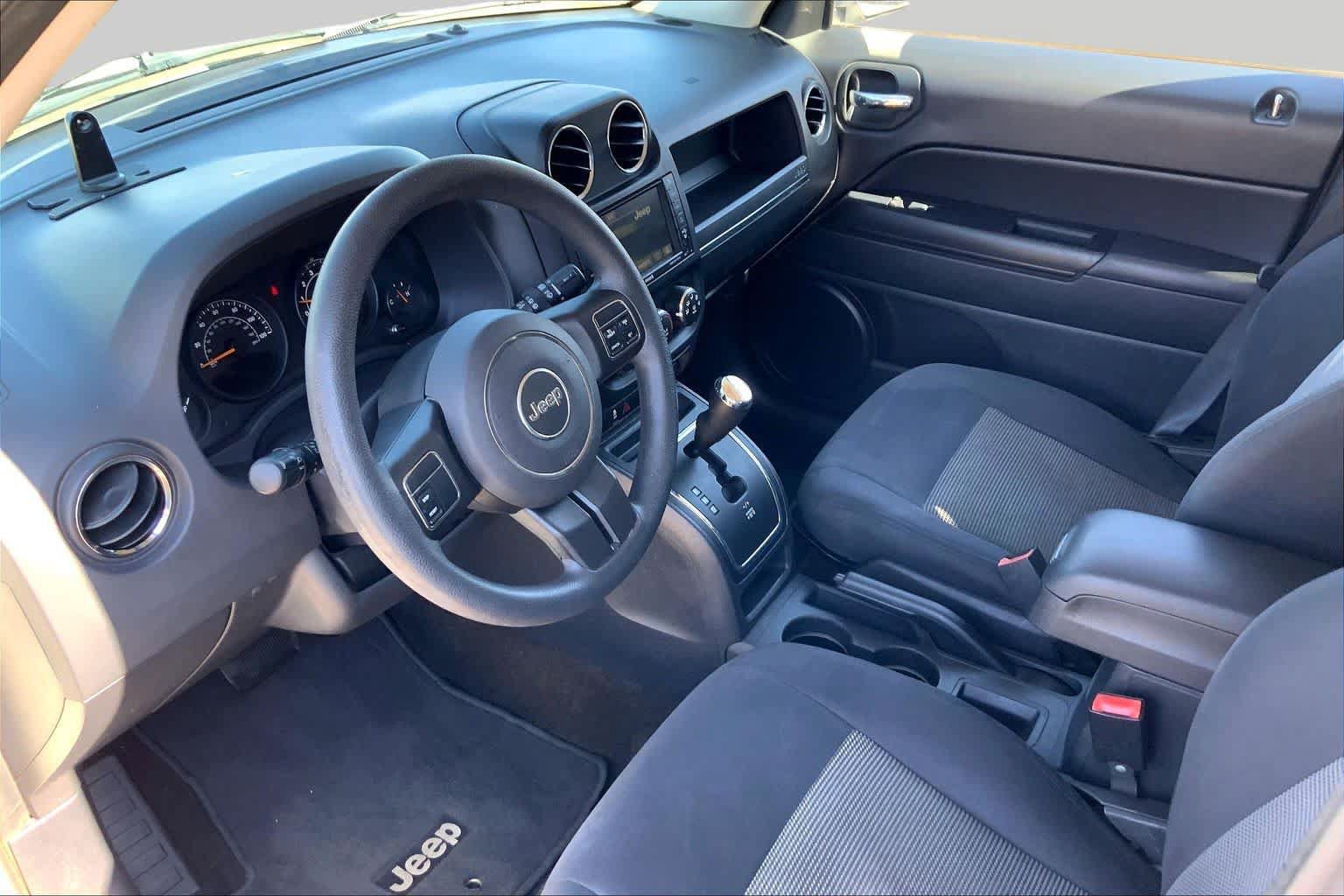Used 2016 Jeep Patriot Sport w/ Power Value Group FWD image 18
