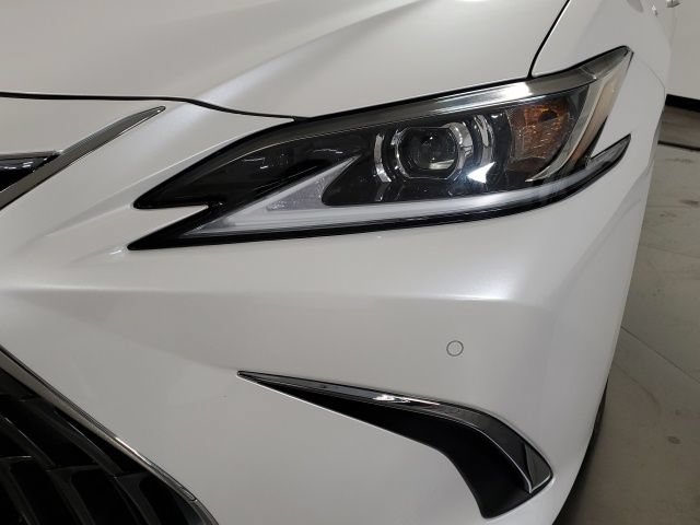 Used 2025 Lexus ES 300h w/ Premium Package FWD image 29