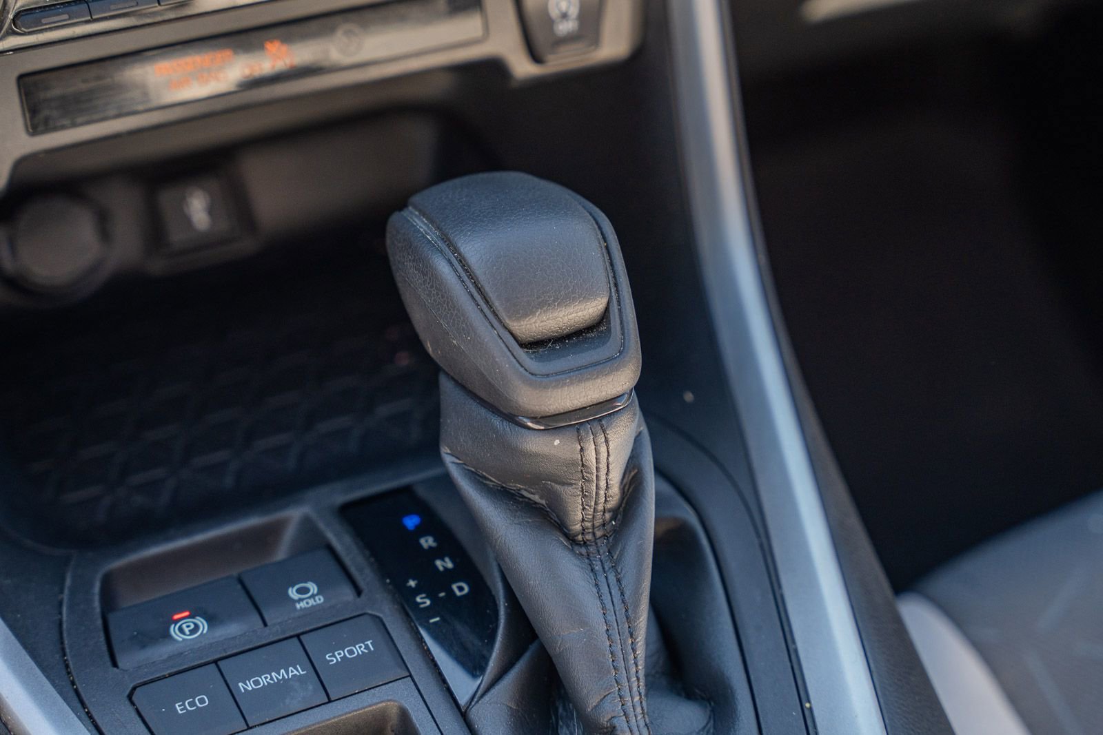 Used 2021 Toyota RAV4 XLE w/ Convenience Package image 27