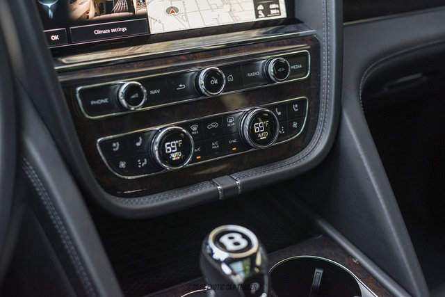 Used 2021 Bentley Bentayga AWD/4WD image 21