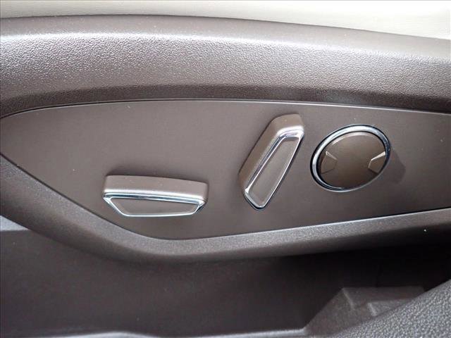 Used 2023 Lincoln Nautilus Black Label w/ Class II Trailer Tow Package image 15