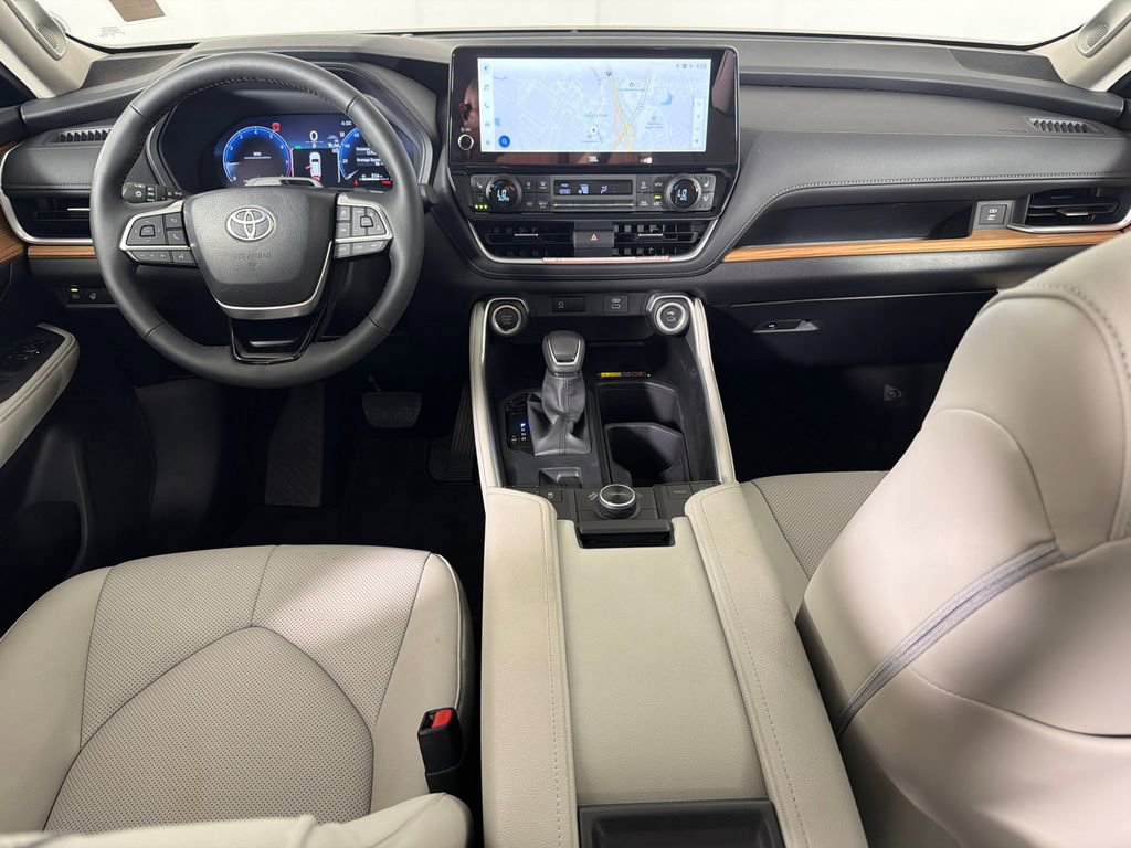 Used 2026 Toyota Grand Highlander Platinum image 25