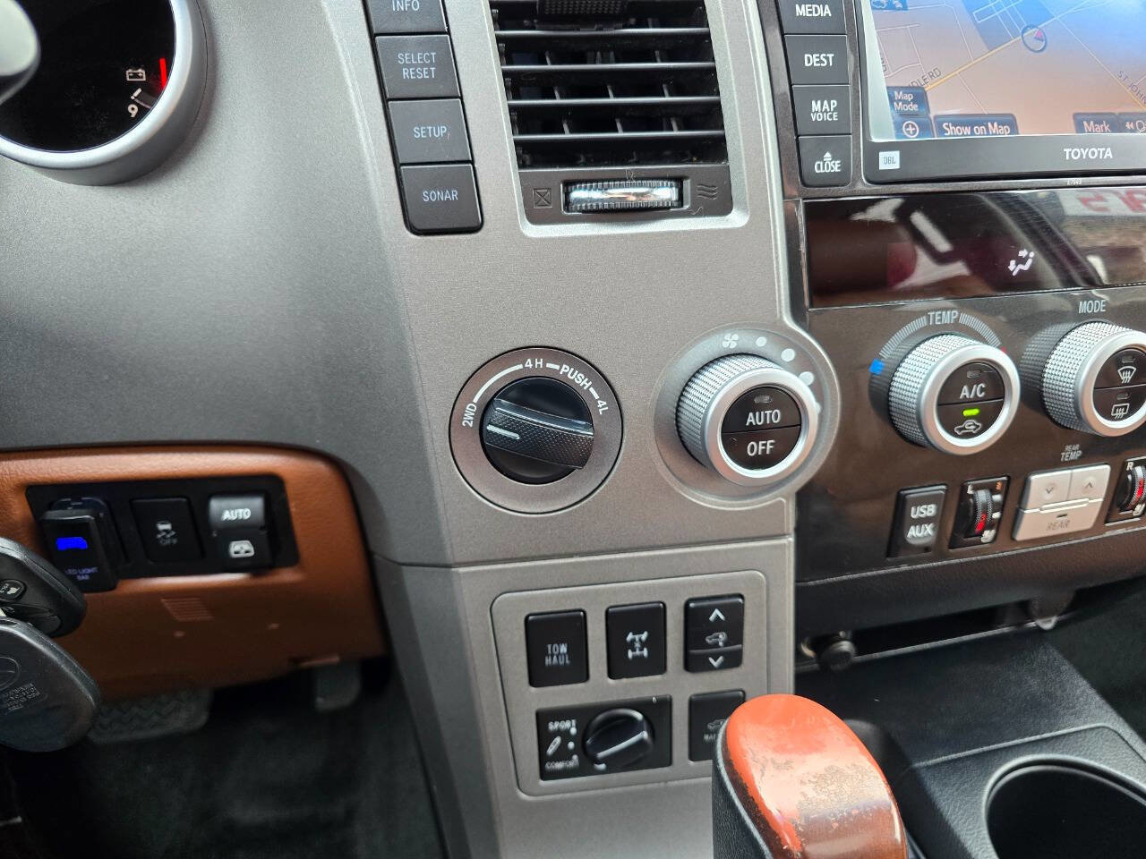 Used 2013 Toyota Sequoia Platinum image 18