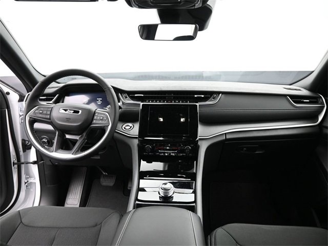 New 2025 Jeep Grand Cherokee Laredo image 23