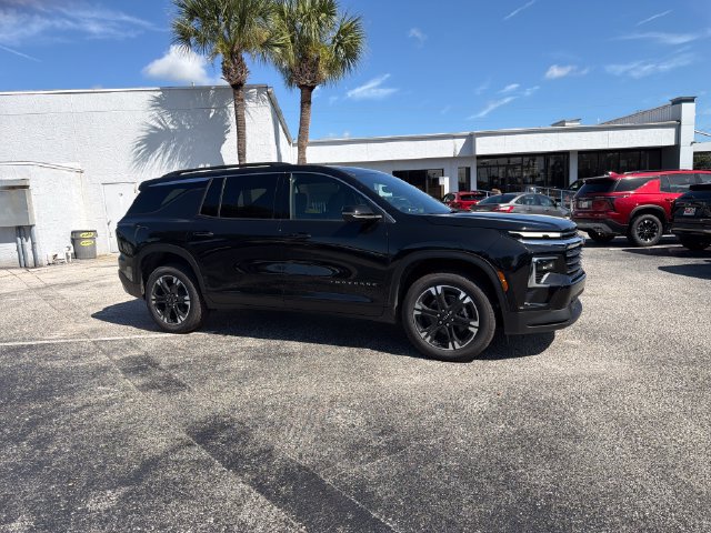 New 2027 Chevrolet Traverse LT w/ Sun and Wheel Package FWD image 14