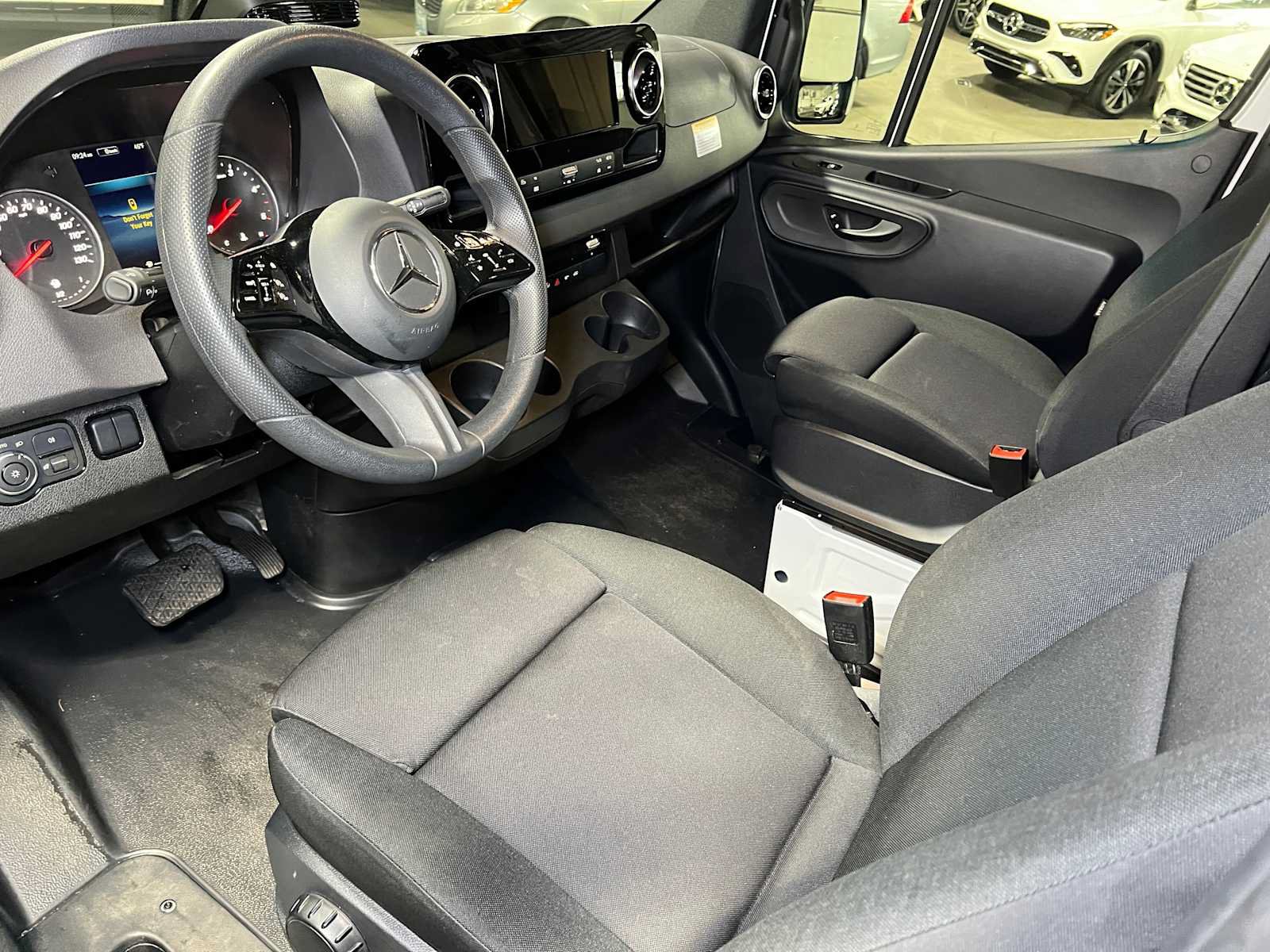 Used 2025 Mercedes-Benz Sprinter 2500 image 22