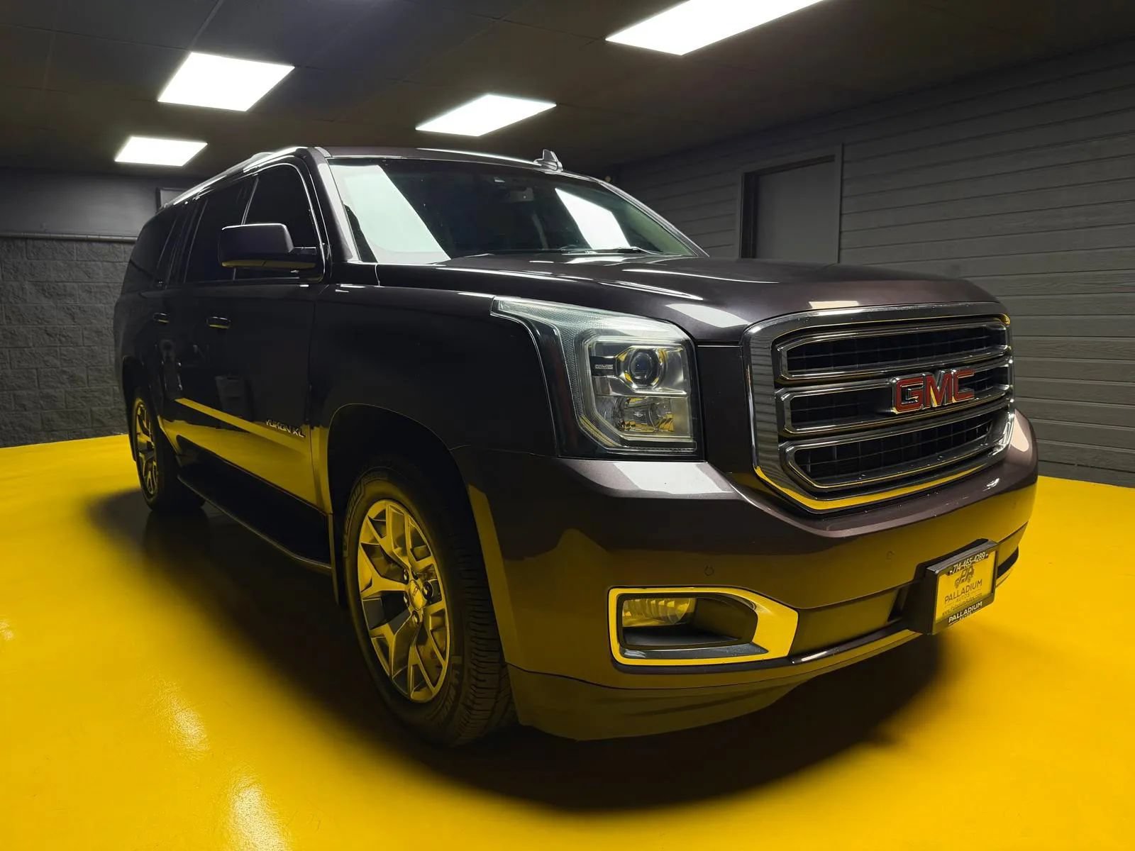 Used 2015 GMC Yukon XL SLT AWD/4WD image 3