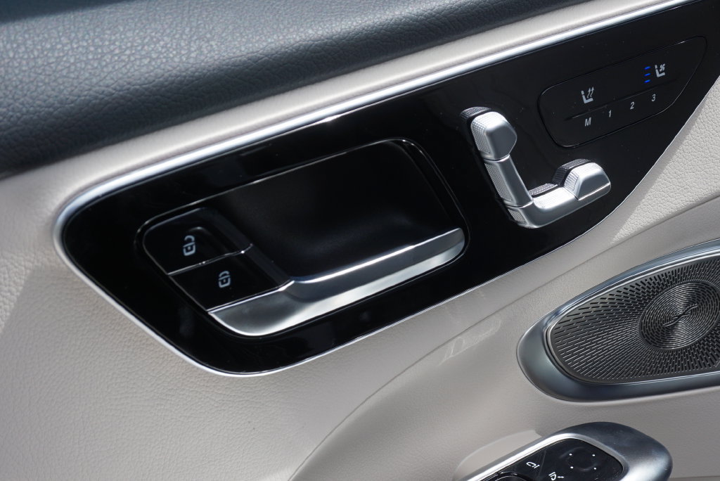 Certified 2025 Mercedes-Benz C 300 4MATIC Sedan image 22