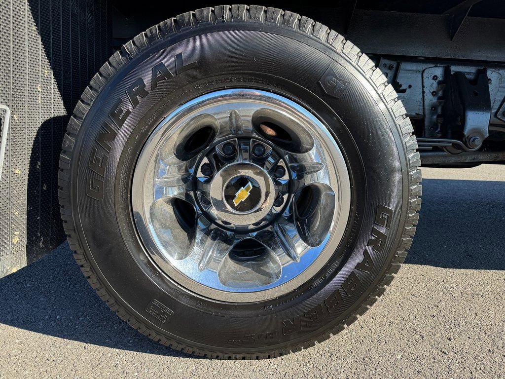Used 2021 Chevrolet Silverado 3500 LT image 11