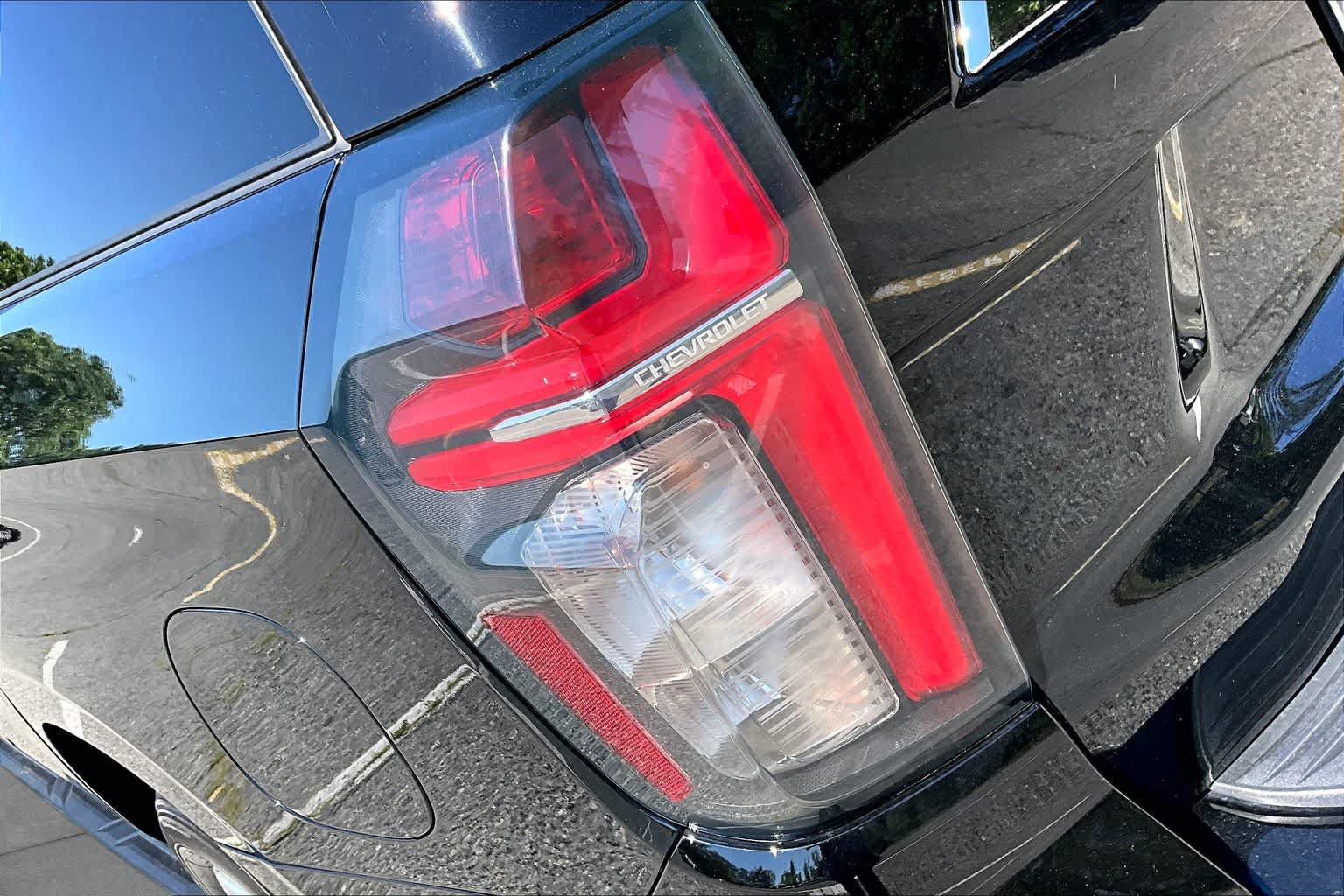 Used 2023 Chevrolet Tahoe Premier AWD/4WD image 29