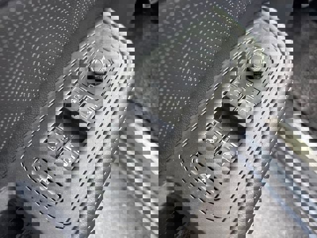 Used 2025 Volkswagen Atlas Cross Sport SEL Premium R-Line image 16