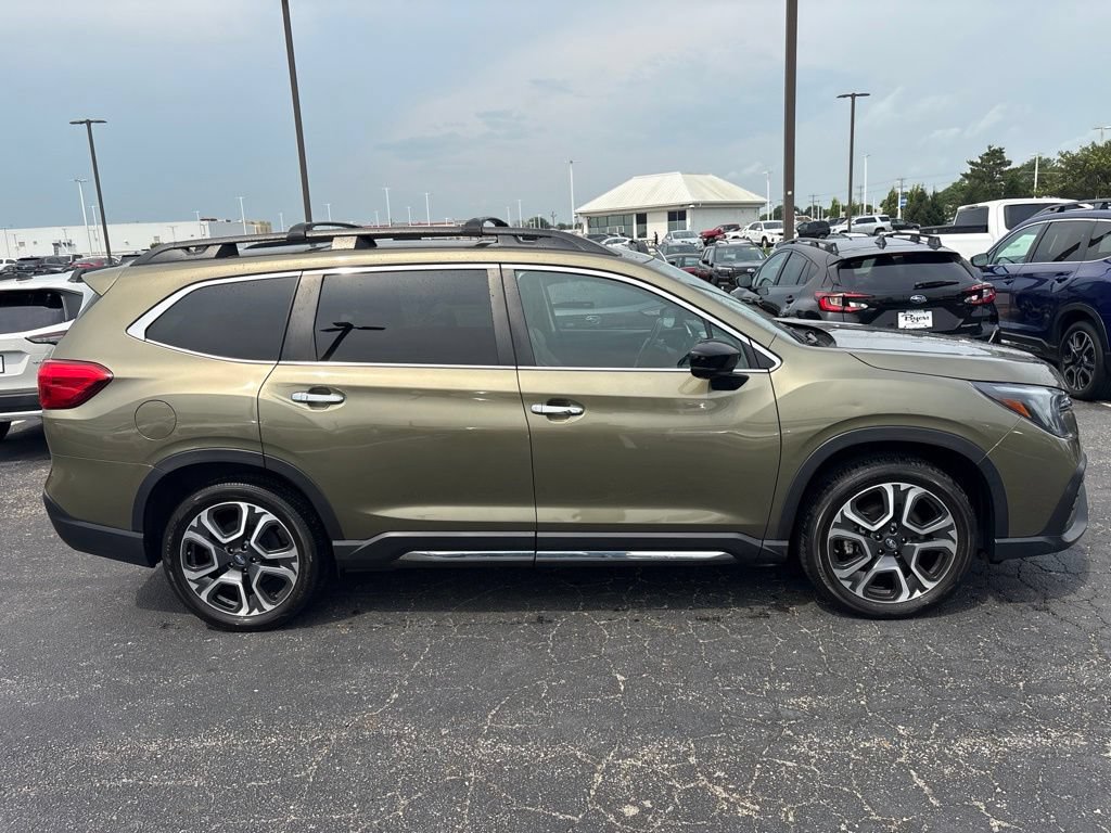 Used 2024 Subaru Ascent Touring AWD/4WD image 2