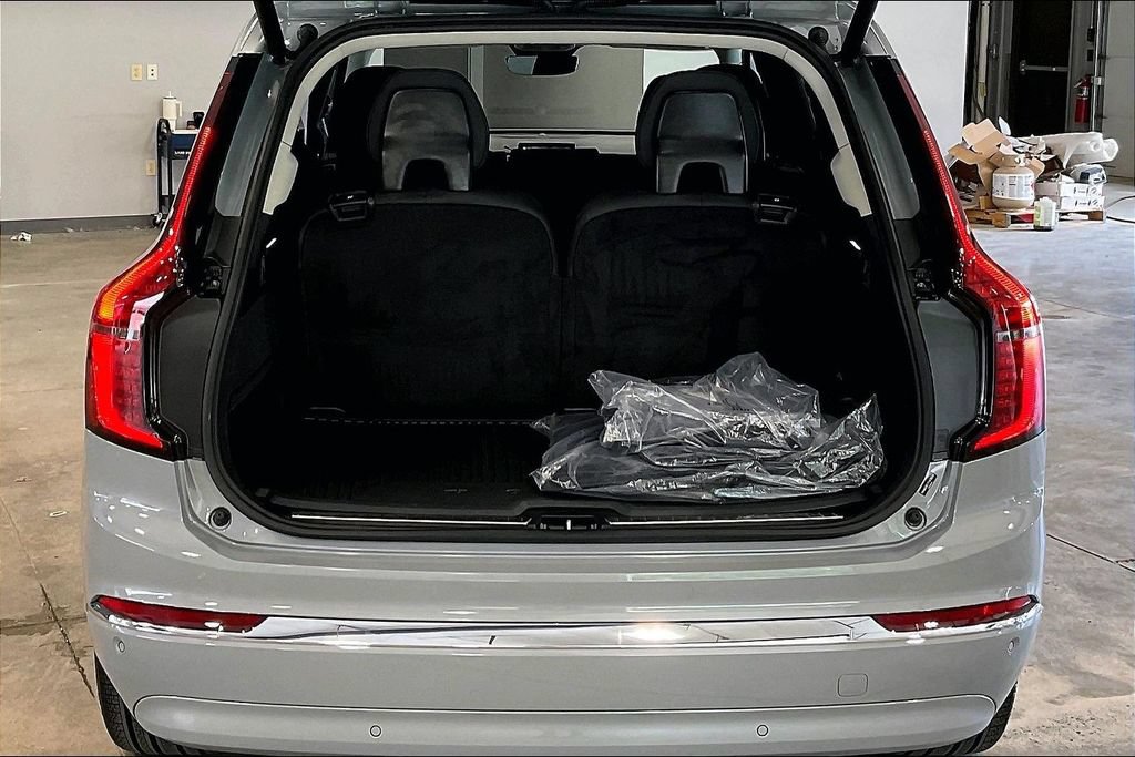 Used 2026 Volvo XC90 B6 Plus w/ Protection Package AWD/4WD image 5