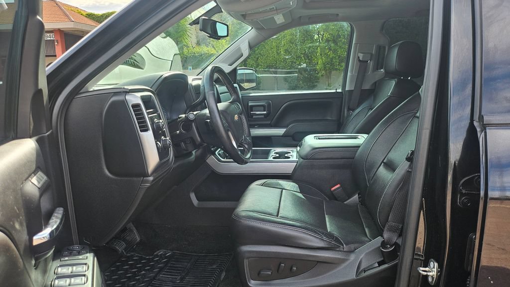 Used 2018 Chevrolet Silverado 1500 LTZ Z71 w/ LTZ Plus Package AWD/4WD image 26