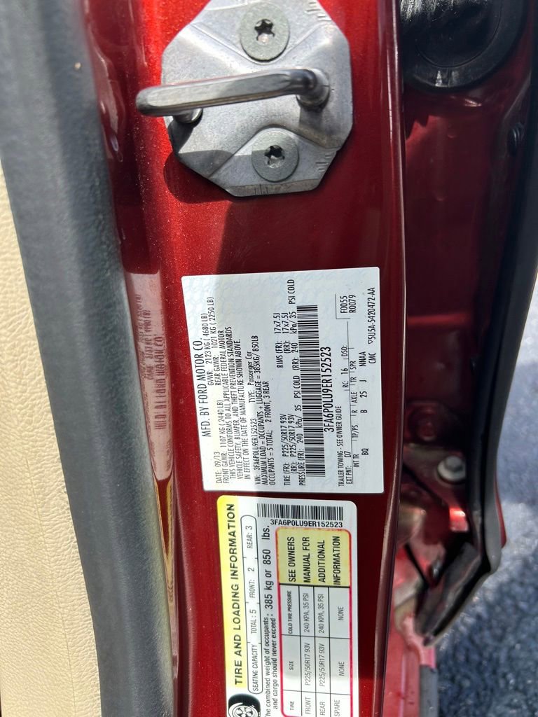 Used 2014 Ford Fusion SE w/ Equipment Group 502A FWD image 11