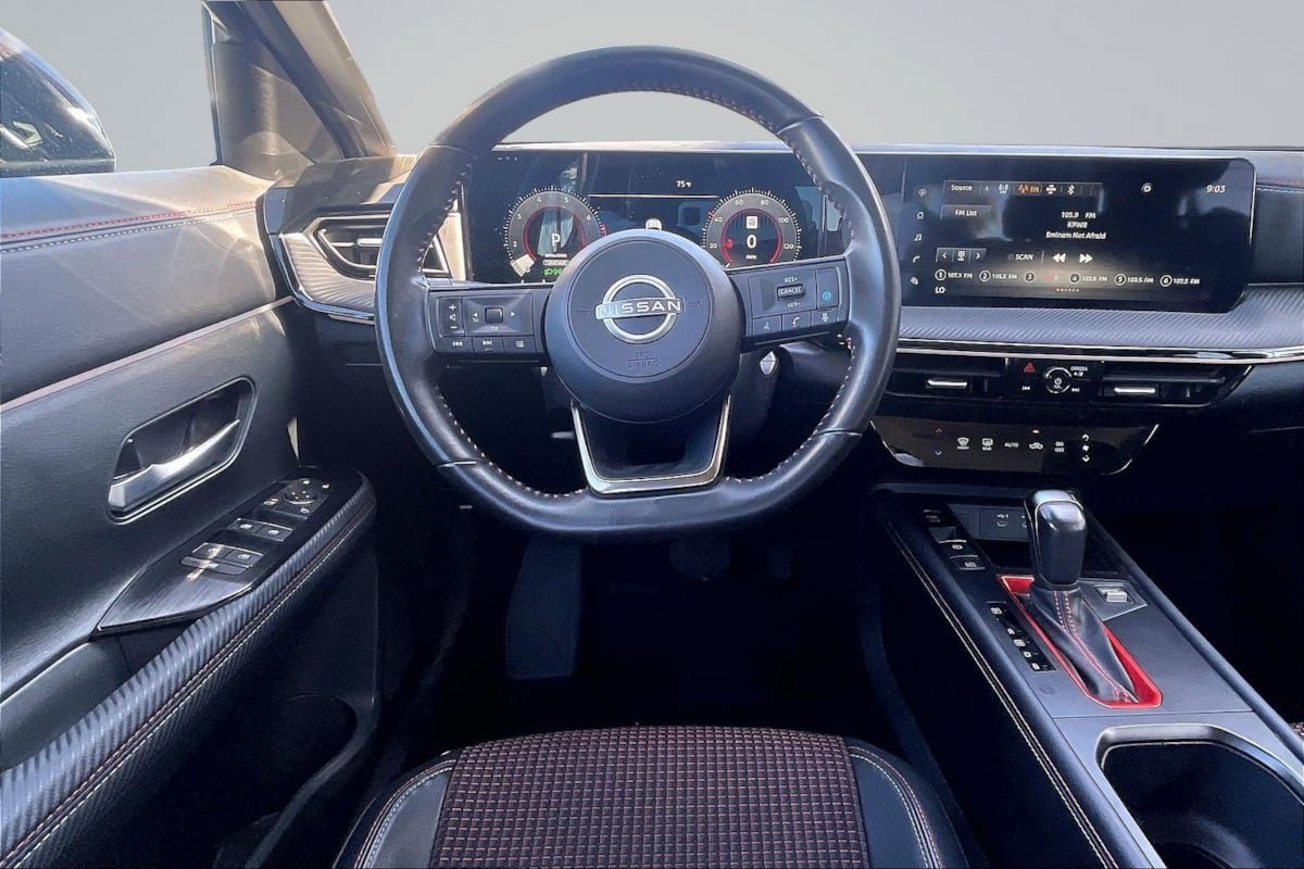 Used 2025 Nissan Kicks SR FWD image 5
