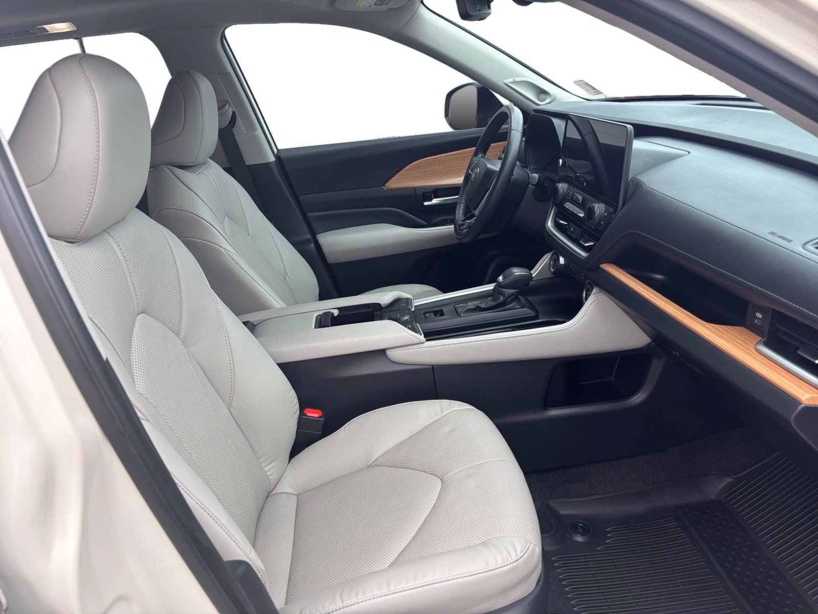 Used 2024 Toyota Grand Highlander AWD Hybrid image 15