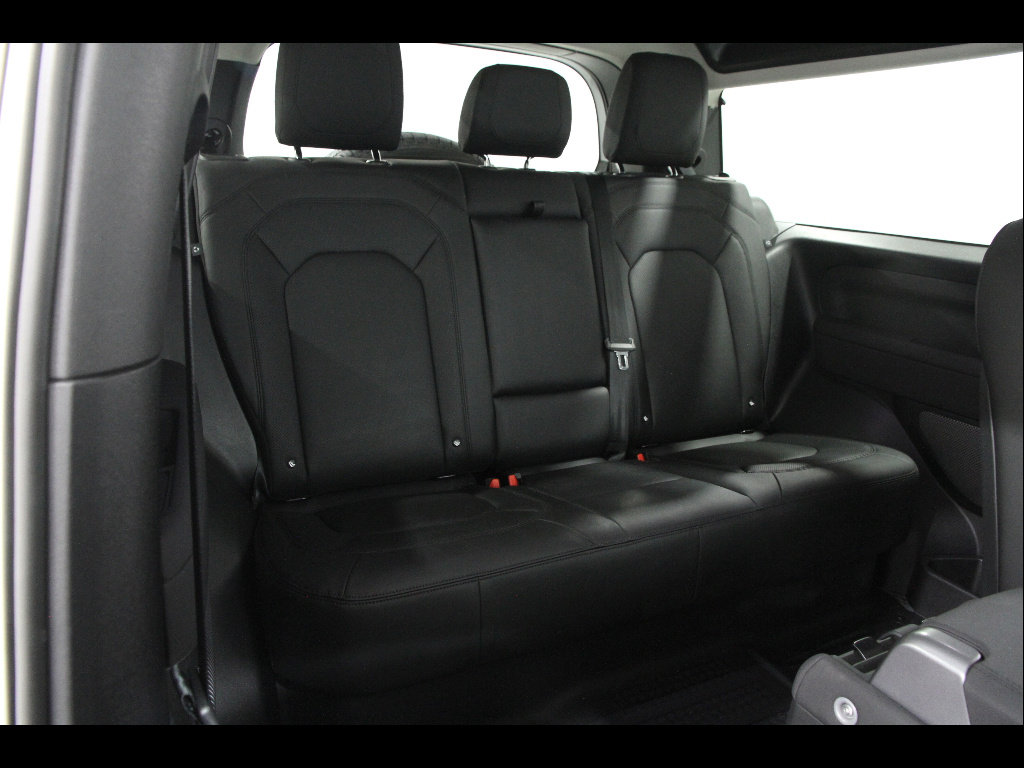 Used 2023 Land Rover Defender 90 S AWD/4WD image 19