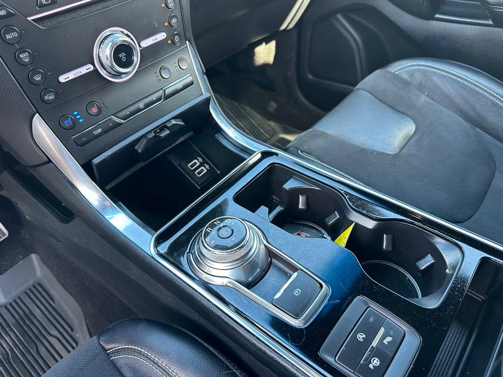 Used 2019 Ford Edge ST w/ Equipment Group 401A AWD/4WD image 34