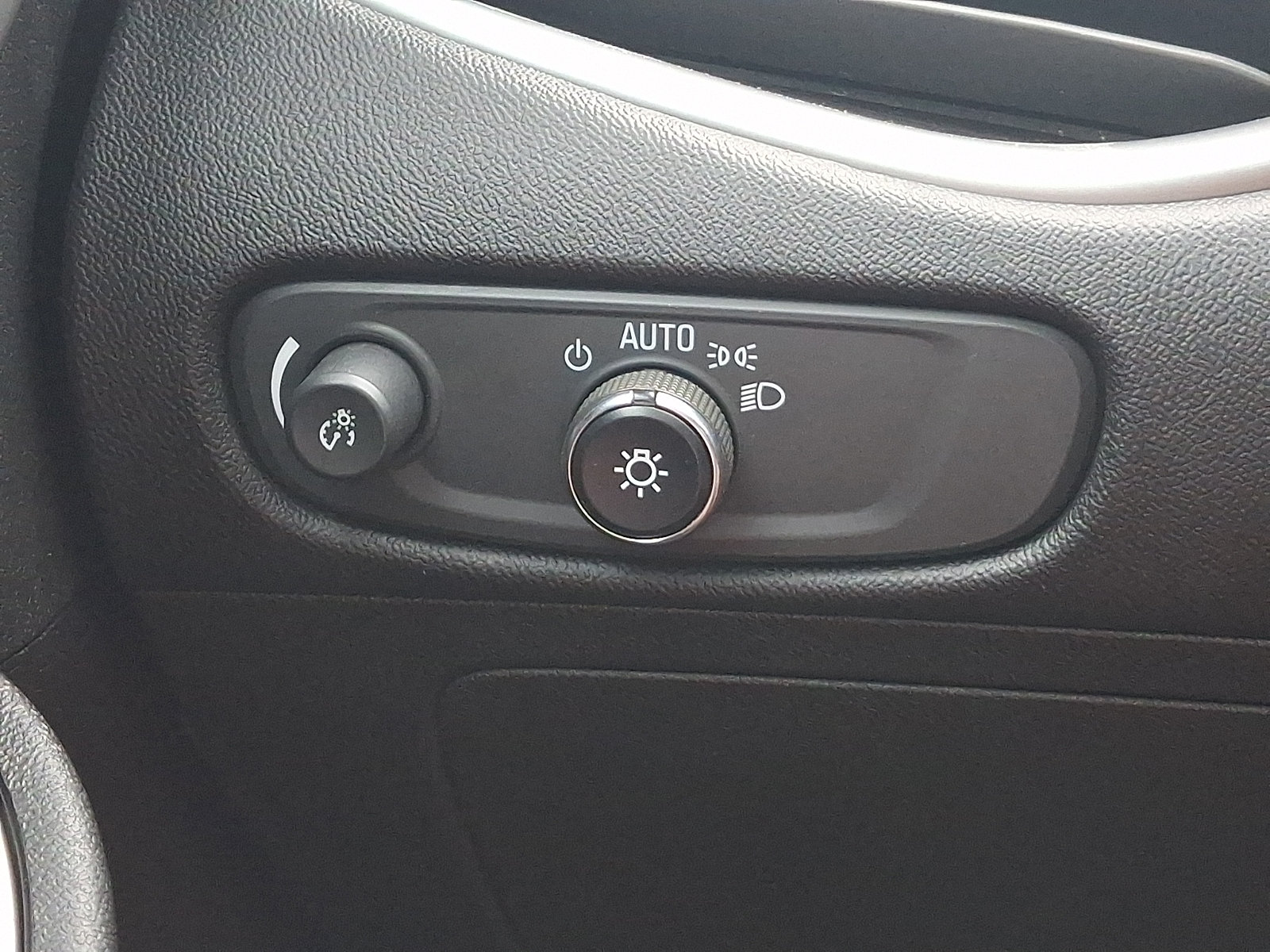 Used 2022 Chevrolet Malibu LT FWD image 24