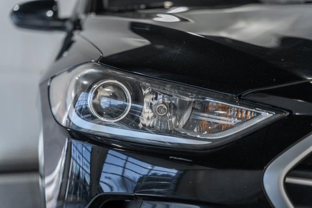 Used 2017 Hyundai Elantra SE image 8