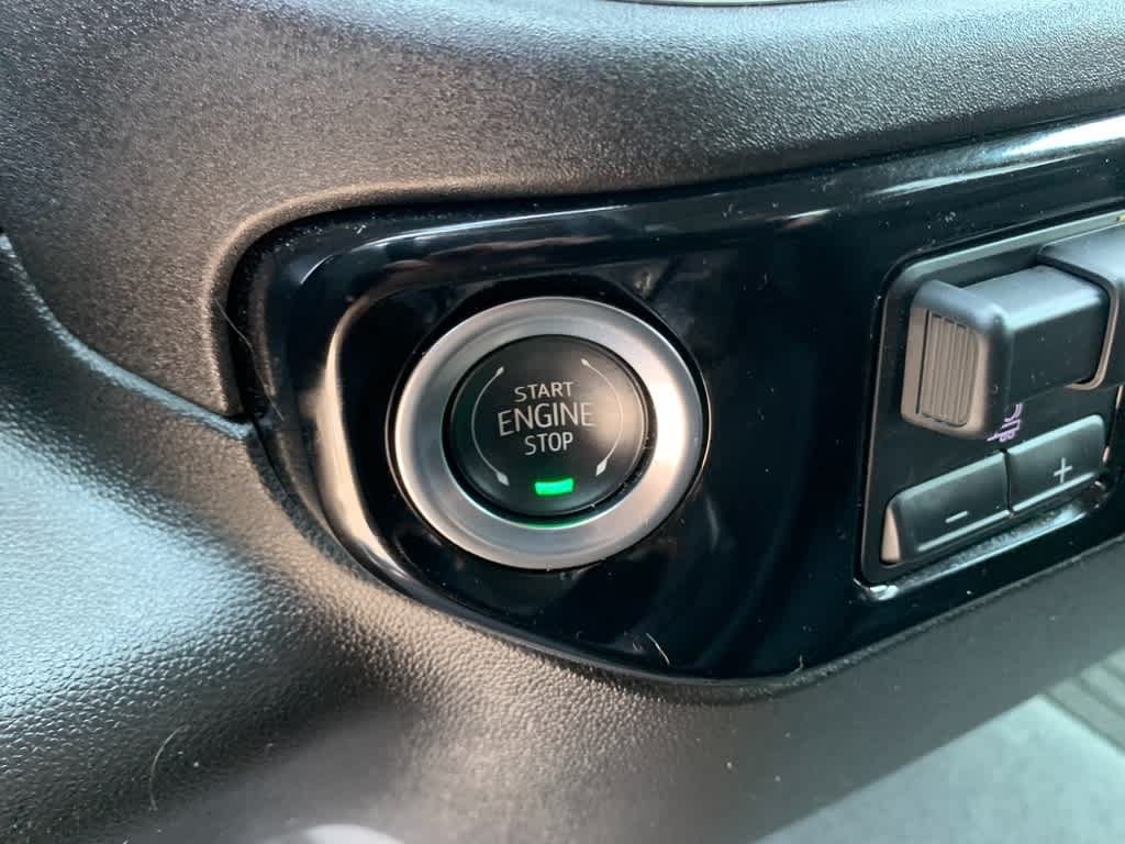 Certified 2025 Chevrolet Silverado 1500 LT AWD/4WD image 25