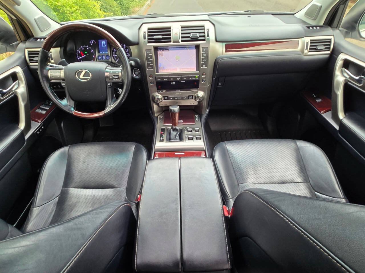 Used 2017 Lexus GX 460 Luxury w/ Preferred Accessory Package AWD/4WD image 13