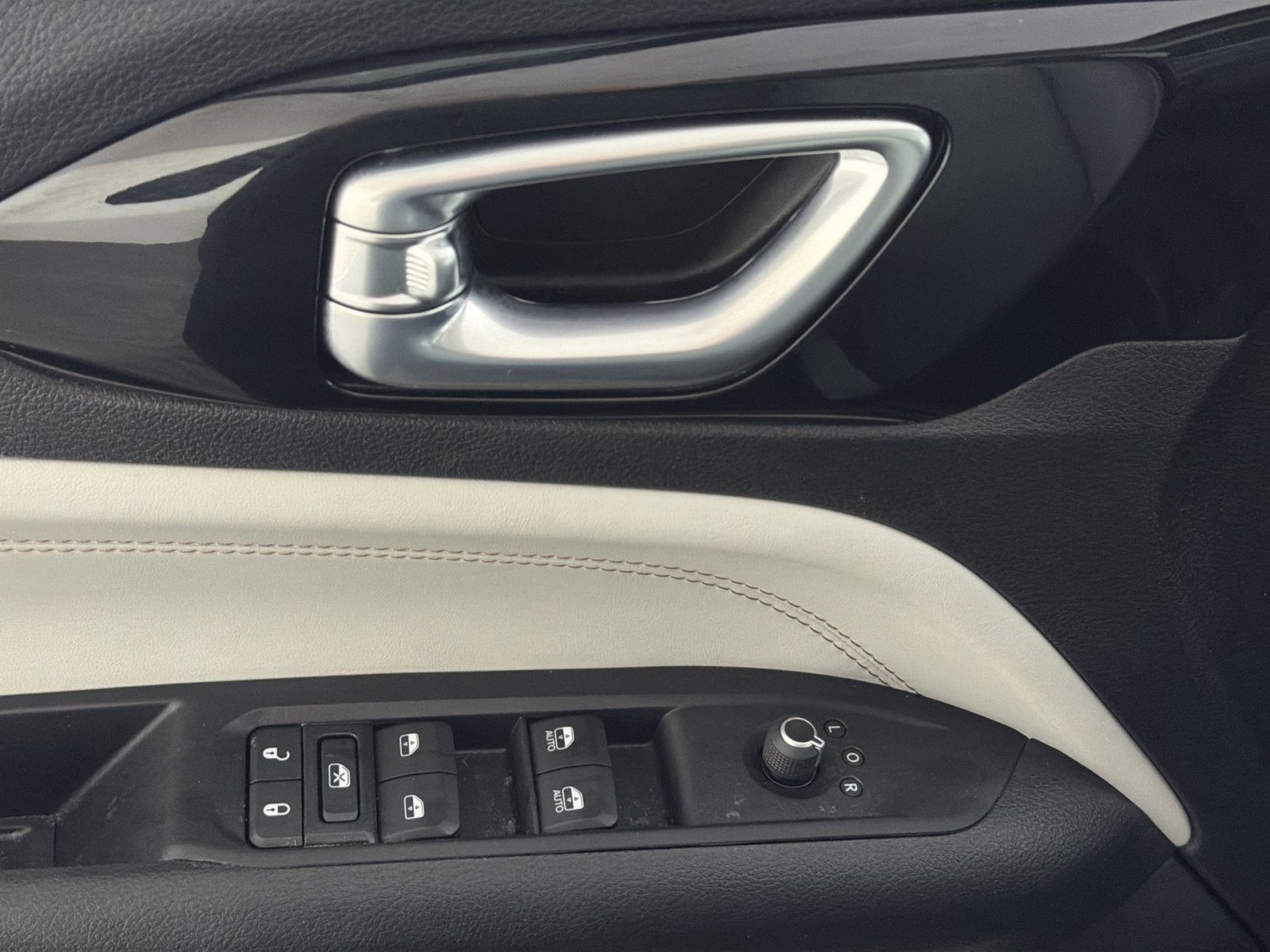 Used 2022 Jeep Compass Limited w/ Sun and Sound Group image 15