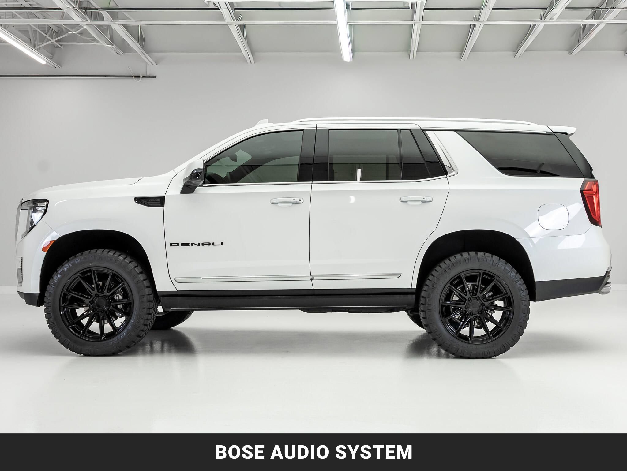 Used 2023 GMC Yukon Denali AWD/4WD image 6
