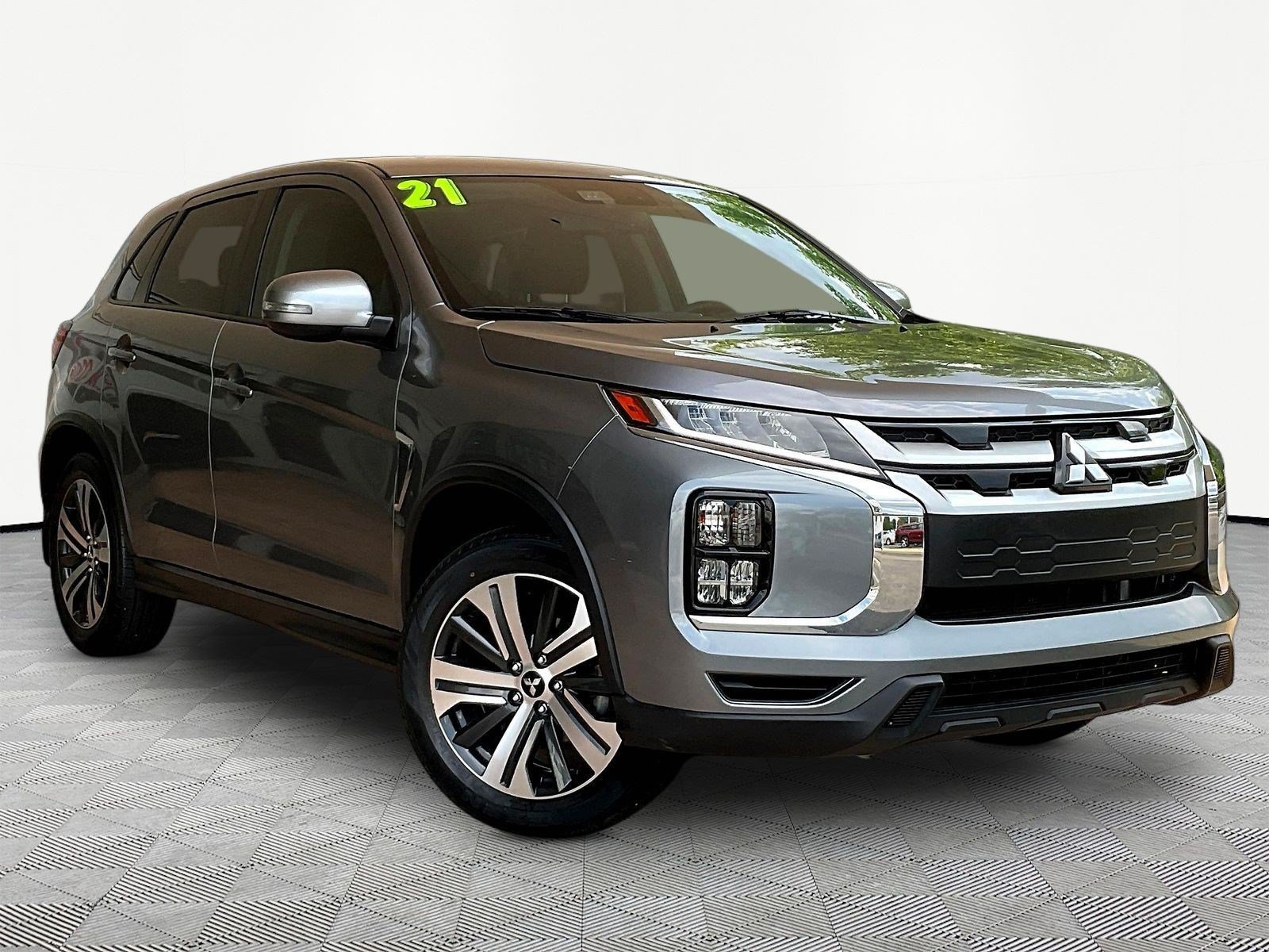 Used 2021 Mitsubishi Outlander Sport SE FWD image 3