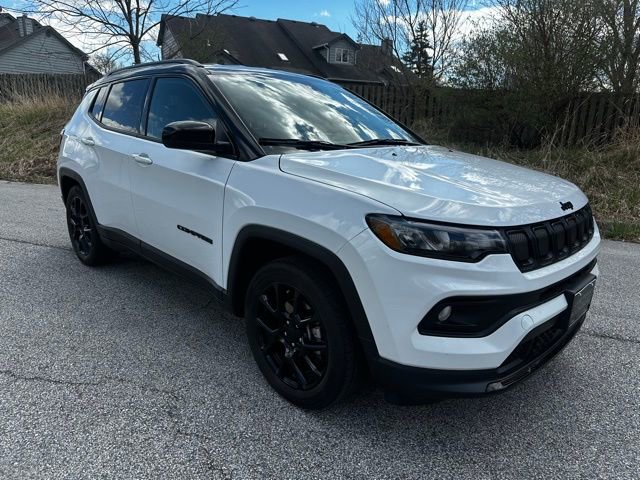 Used 2022 Jeep Compass Latitude w/ Convenience Group FWD image 3