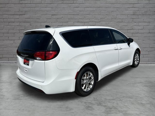 New 2027 Chrysler Pacifica LX FWD image 7