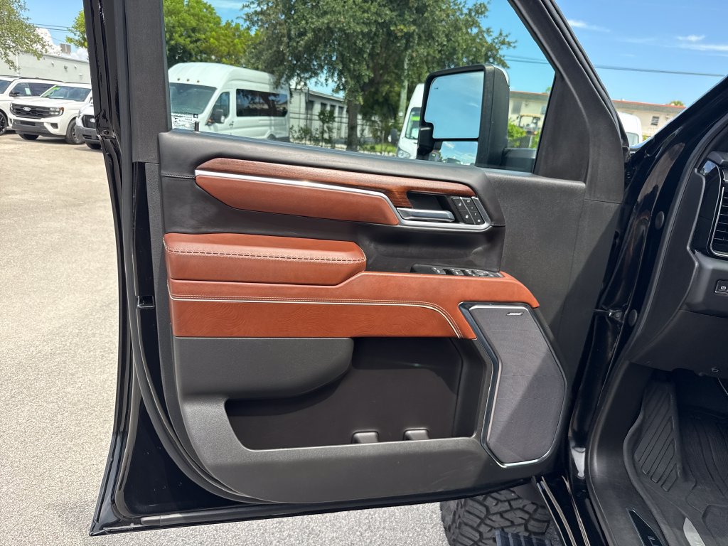 Used 2024 GMC Sierra 3500 Denali Ultimate AWD/4WD image 14