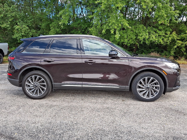 Used 2023 Lincoln Corsair Reserve w/ Equipment Group 202A AWD/4WD image 8