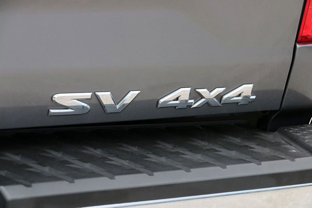 Used 2019 Nissan Titan SV AWD/4WD image 9