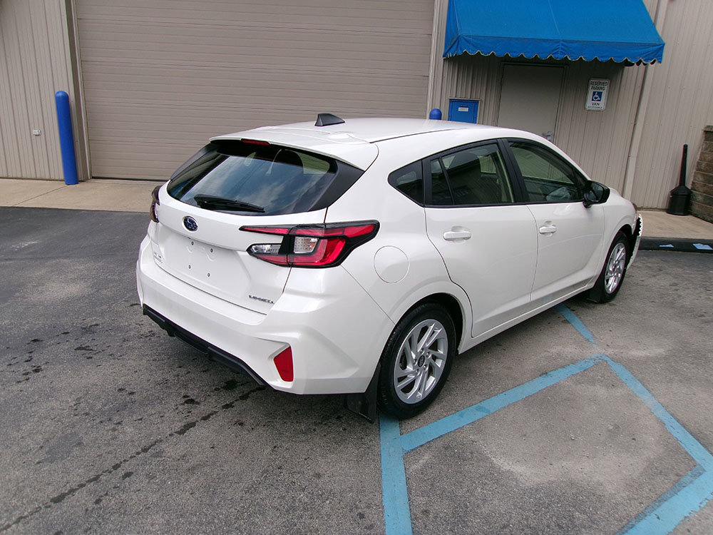 Used 2024 Subaru Impreza 2.0i image 4