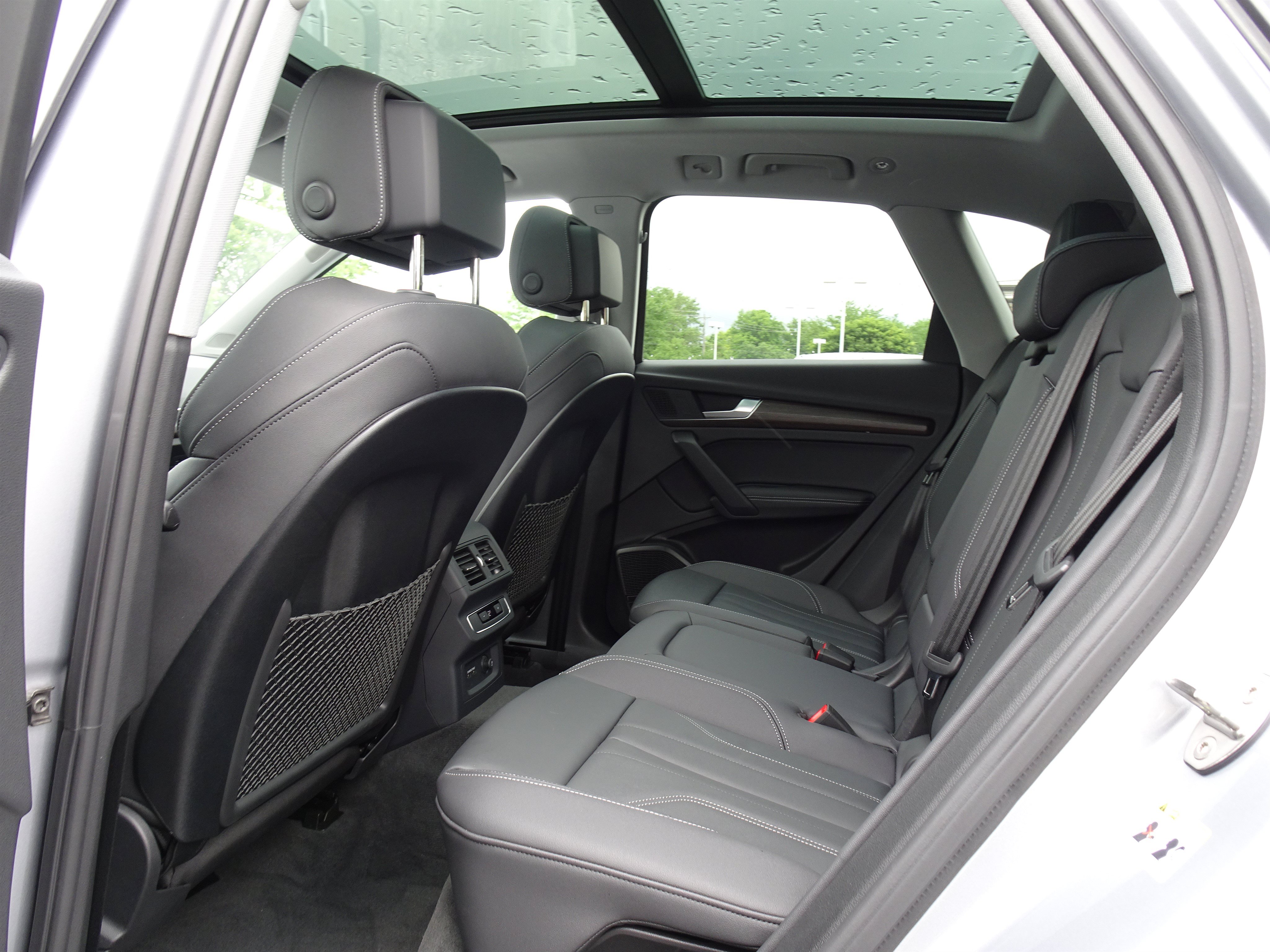 Certified 2025 Audi Q5 2.0T Premium Plus w/ Premium Plus Package AWD/4WD image 11