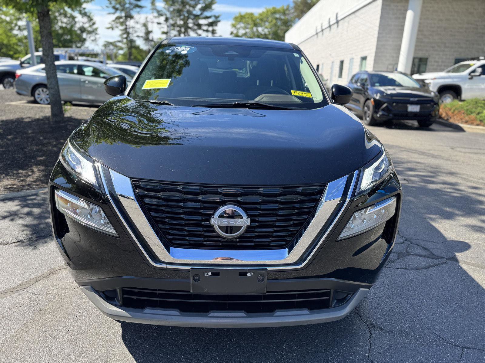 Used 2023 Nissan Rogue SV AWD/4WD image 2