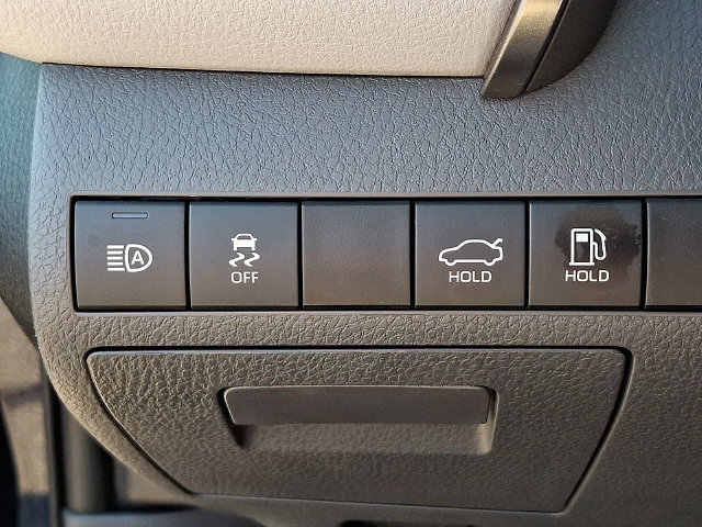 Used 2022 Toyota Camry XLE FWD image 24